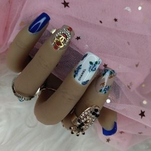 Press on nails ( short square)